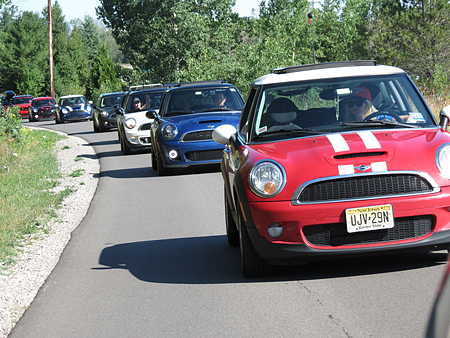 [1-Sept_15_Minis_on_Mack_Parade.jpg]