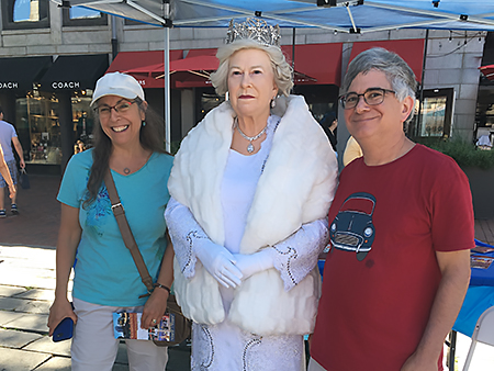 [2-Oct_19_Queen.jpg]
