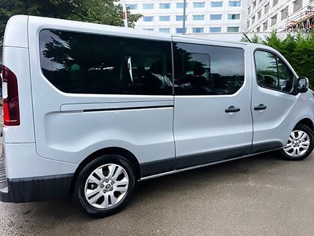 [3-Nov_23_BIG_Renault_Van.jpg]