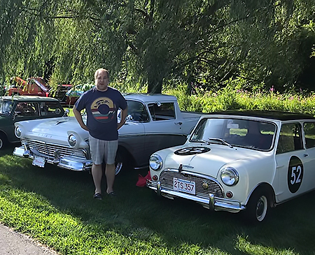 [5-Sept_19_Zach_and_car_line.jpg]